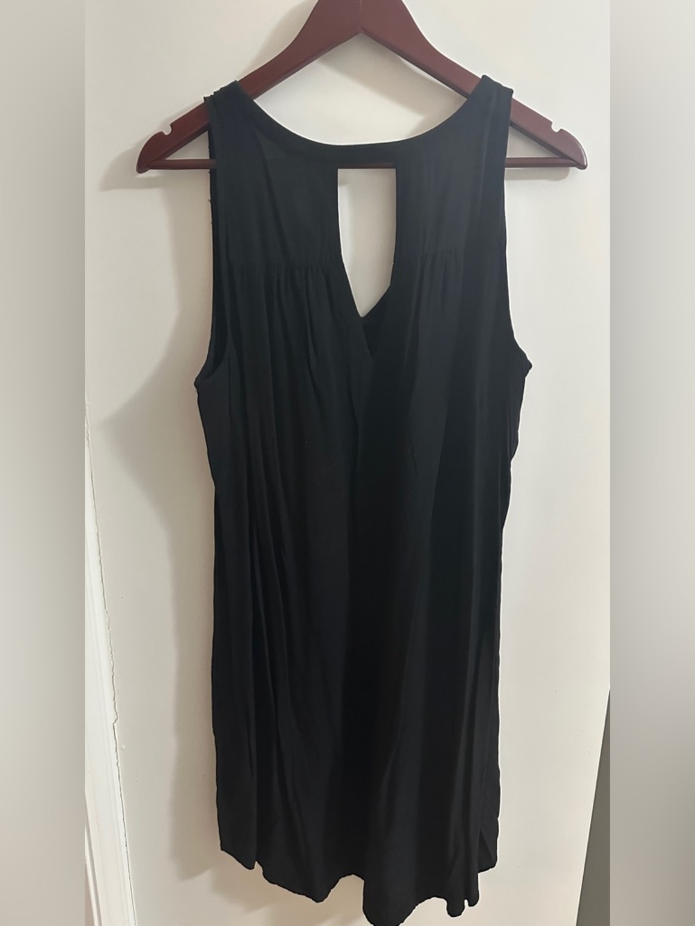 Old Navy Black Sleeveless Dress with Keyhole Back